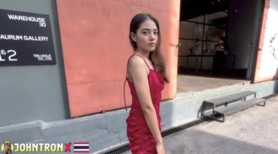 Cô ấy yêu tác phẩm nghệ thuật JohnTronX – Dey [Day]