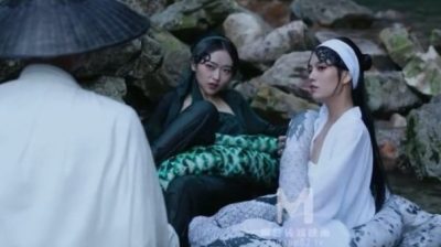 Schlange im Loch mit einem Priester MAD-020 XXX China